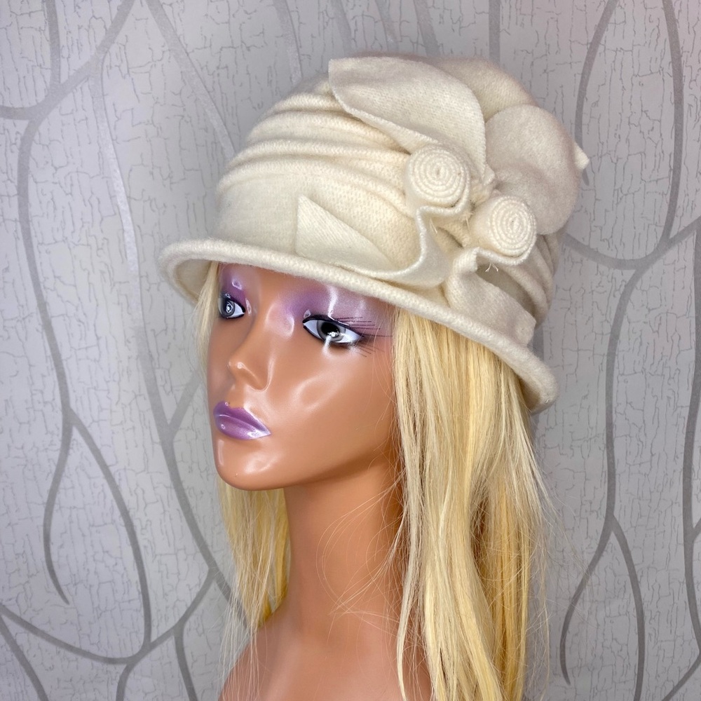 🎀🌷 Cream White Wool 3D Floral Hat 🌷🎀 NWT - Picture 3 of 9